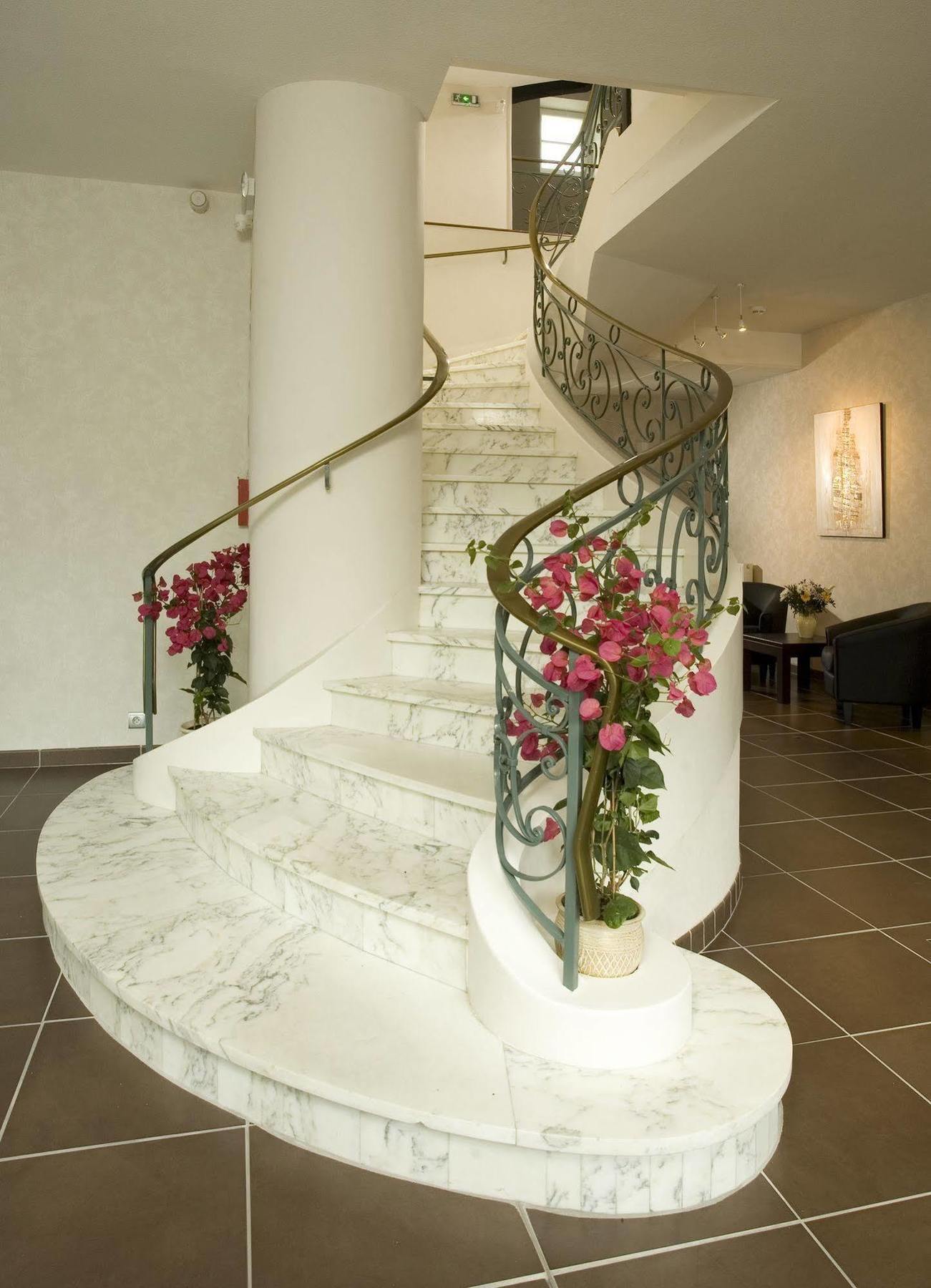 Hotel La Riviere Entraygues-sur-Truyère Buitenkant foto